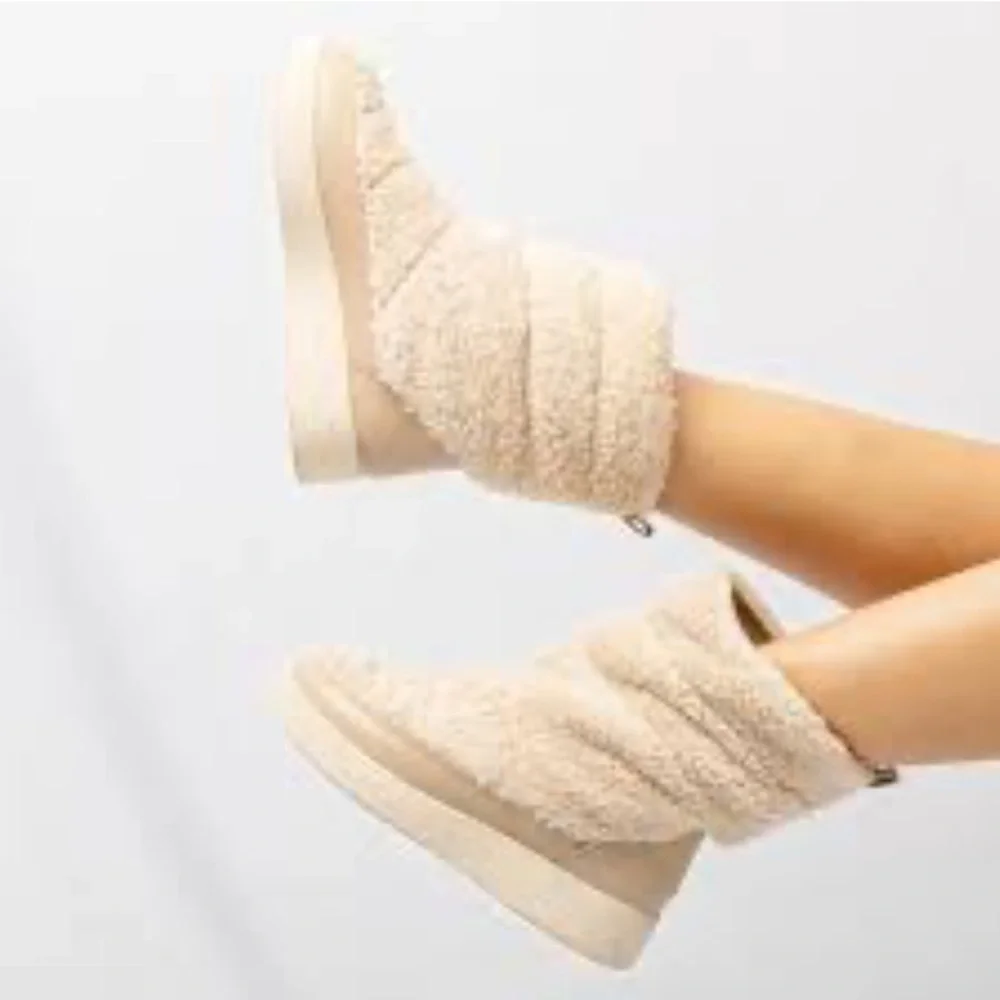 A NEW DAY Faux Fur Winter Boot Shoe Sherpa Chunky‎ Ski Bunny Snow Women NEW 8